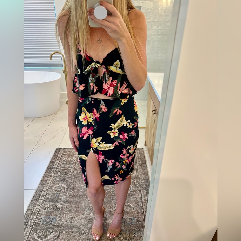 Tropical Two Piece Set - Picture 3 of 3